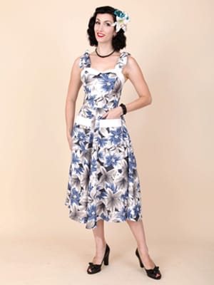 The effotlessly glam Fleur De Guerre in her Anna sundress and Black Round Beads.