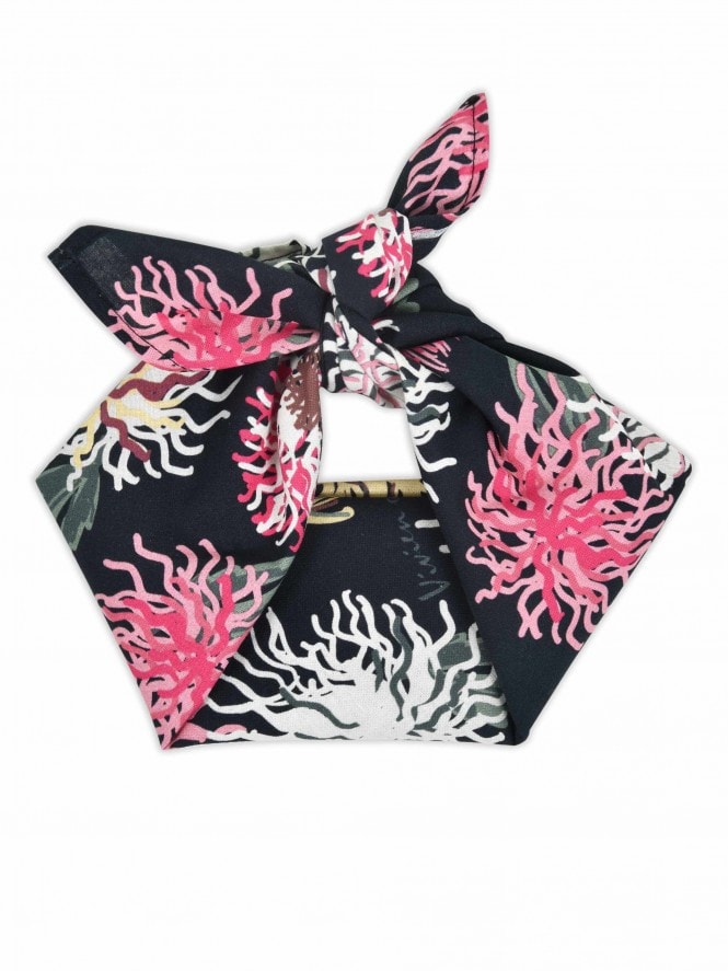 Bandana Chrysanthemum Black