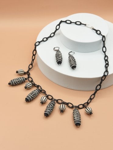 Black Hula Necklace Set