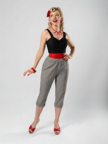 Capri Pants Check