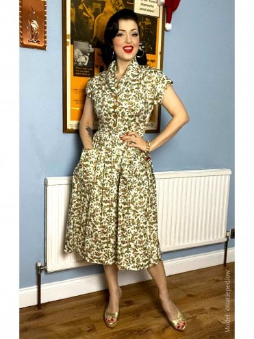40s-1940s-50s-1950s-Vivien-of-Holloway-Best-Vintage-Reproduction-Swing-Rockabilly-Pinup-Kitty-Day-Dress-Print-christmas-novelty-holly-berries-Ivory