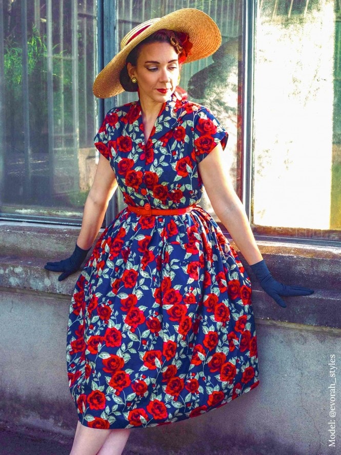Kitty Rose Navy Red