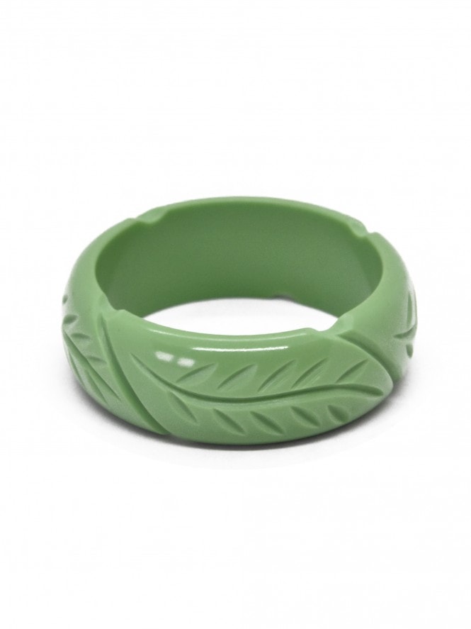 Midi Leaf Carved Bangle Sage