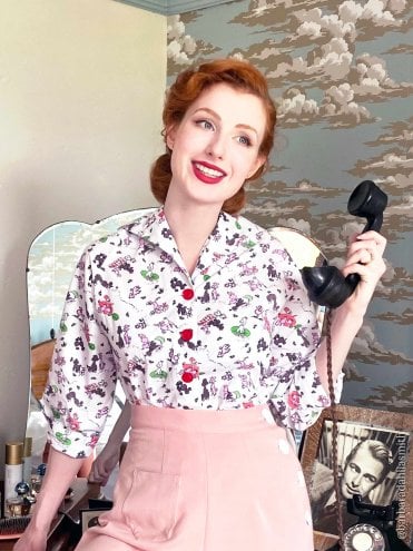 50s-1950s-Vivien-of-Holloway-Best-Vintage-Reproduction-Cotton-Rockabilly-Swing-Pinup-Cotton-Shirt-Raglan-Blouse-Print-Poodle-dogs-pink-novelty-print-shirt