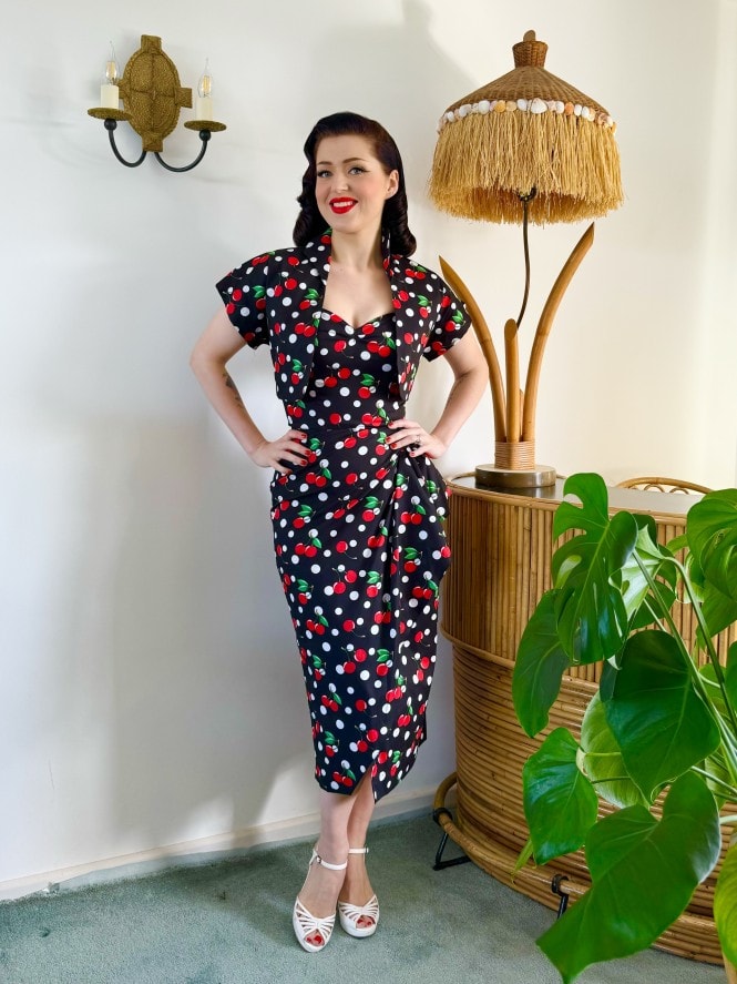 Sarong Cherry Polka Black