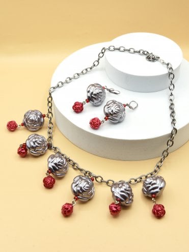 Silver Rose Garden Necklace Set