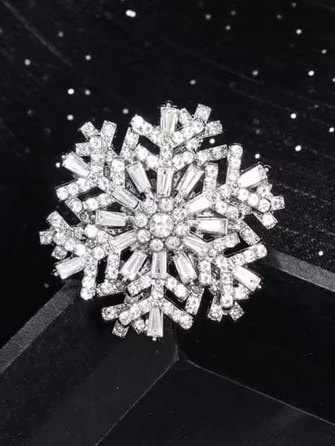 Sparkling Snowflake Brooch Silver