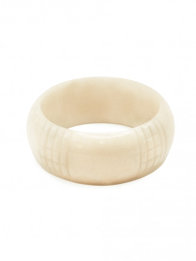 Wide Carved Bangle Vanilla