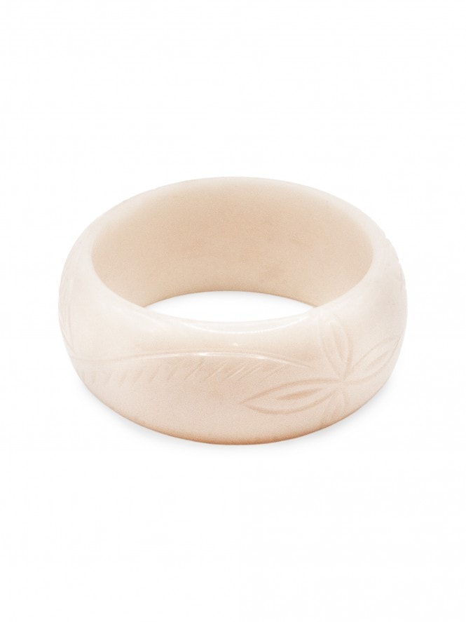 Wide Daisy Carved Bangle Vanillia