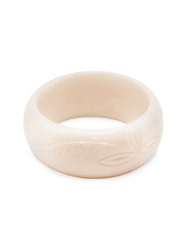 Wide Daisy Carved Bangle Vanillia