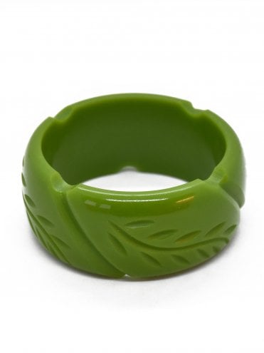 Wide Leaf Carved Bangle Leaf Green
